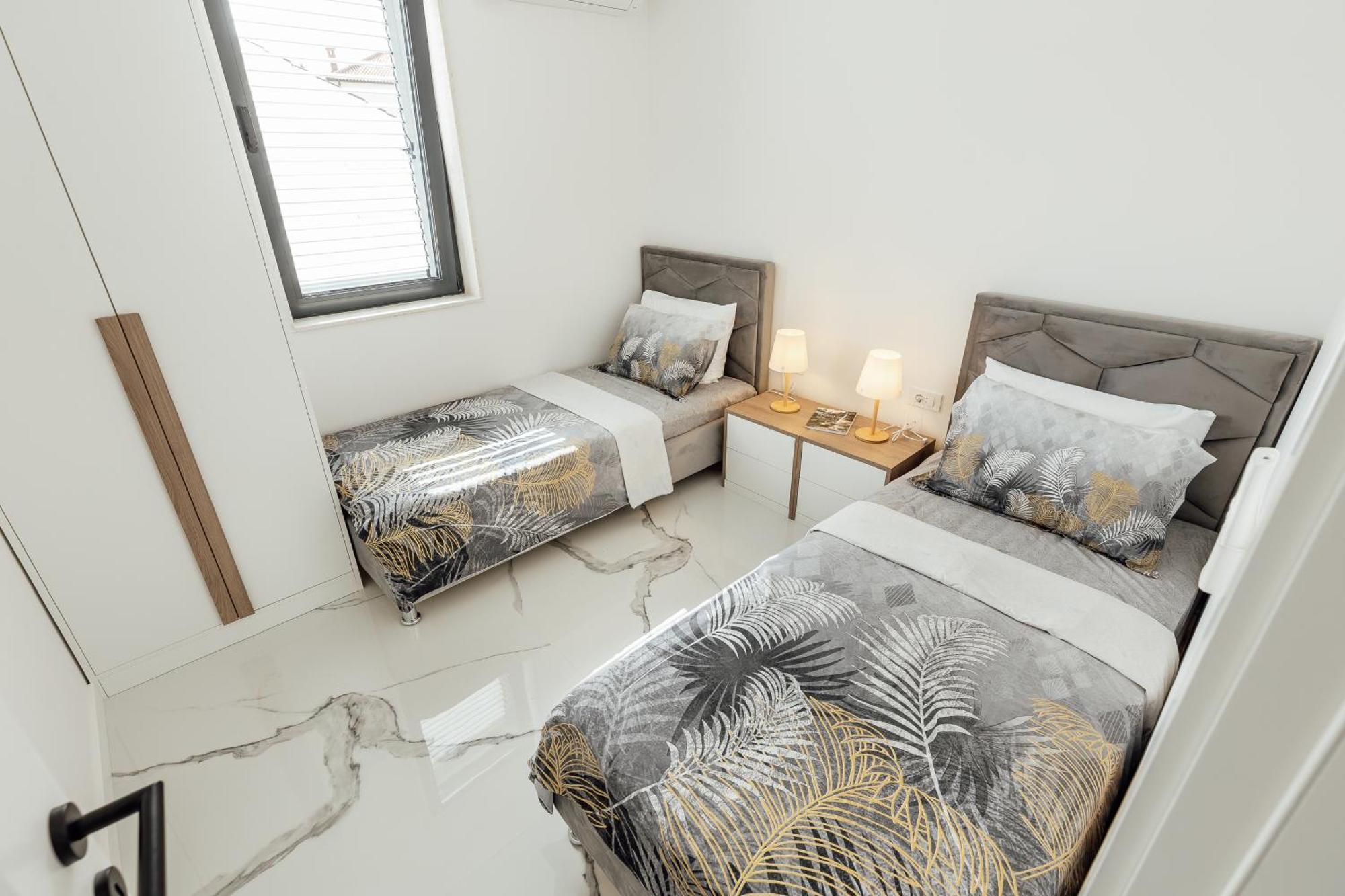Savina Beachfront Oasis Herceg Novi Exterior photo