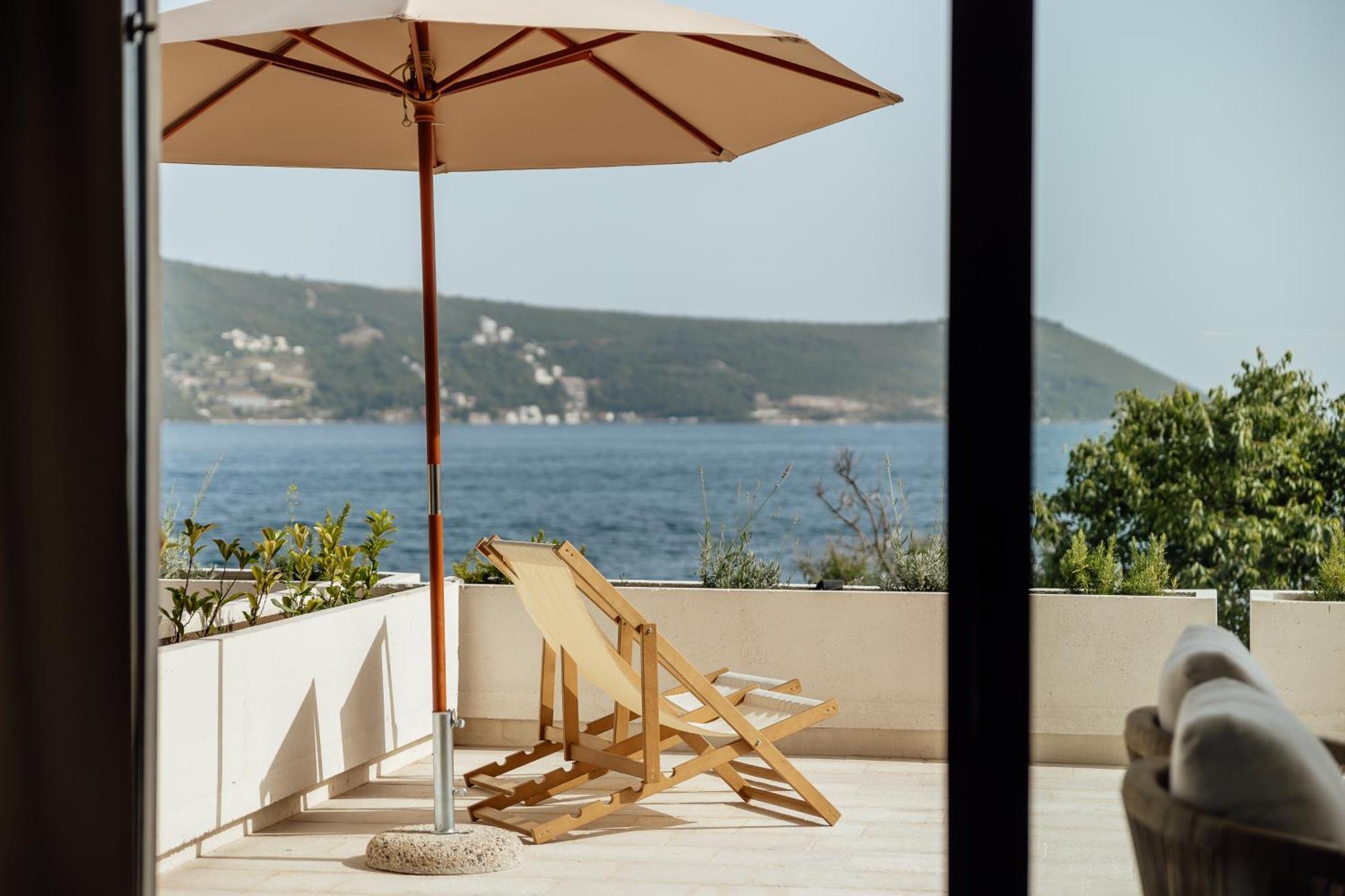 Savina Beachfront Oasis Herceg Novi Exterior photo